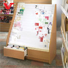 صفحه نمایش چوبی برای تقویت کارت پستال و مجلات